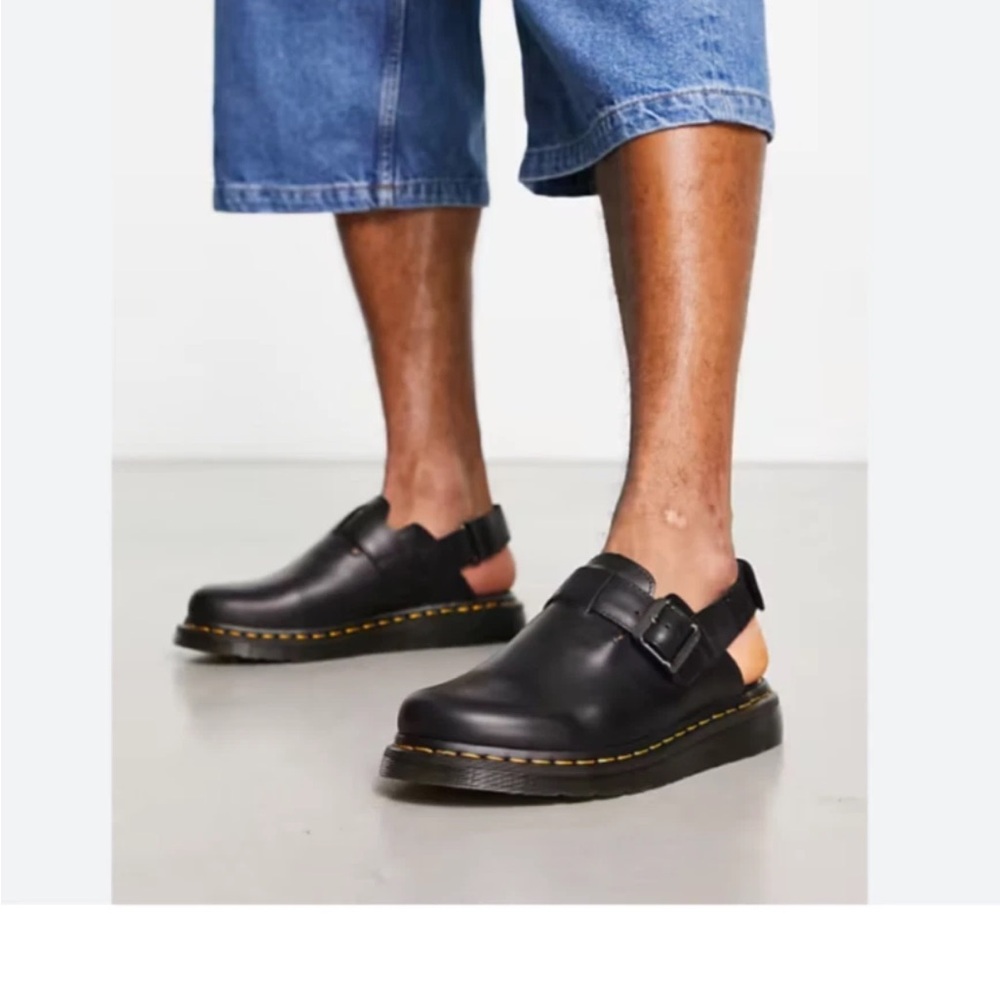 Woman DrMartens Black Leather Sling back mule Shoes